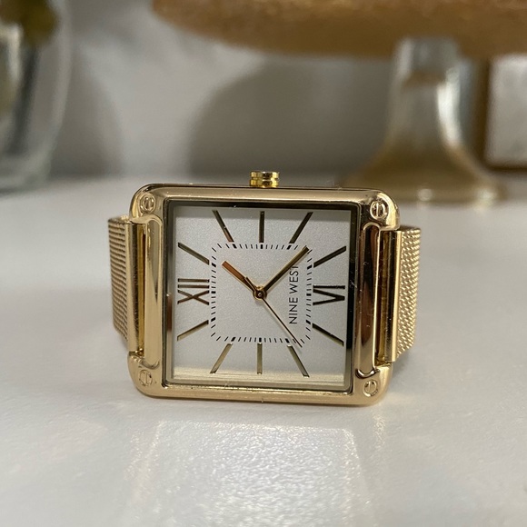 Nine West 2090 Watch - Picture 1 of 9